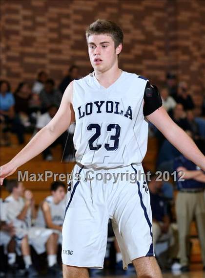 Thumbnail 2 in Notre Dame vs. Loyola photogallery.