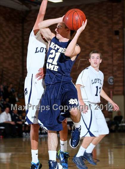 Thumbnail 3 in Notre Dame vs. Loyola photogallery.