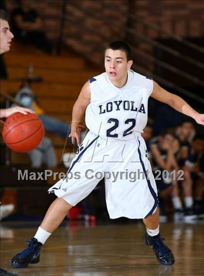 Thumbnail 2 in Notre Dame vs. Loyola photogallery.