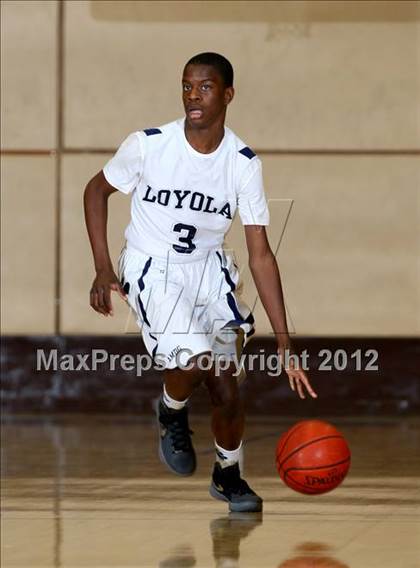 Thumbnail 1 in Notre Dame vs. Loyola photogallery.