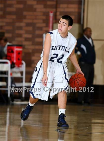Thumbnail 3 in Notre Dame vs. Loyola photogallery.