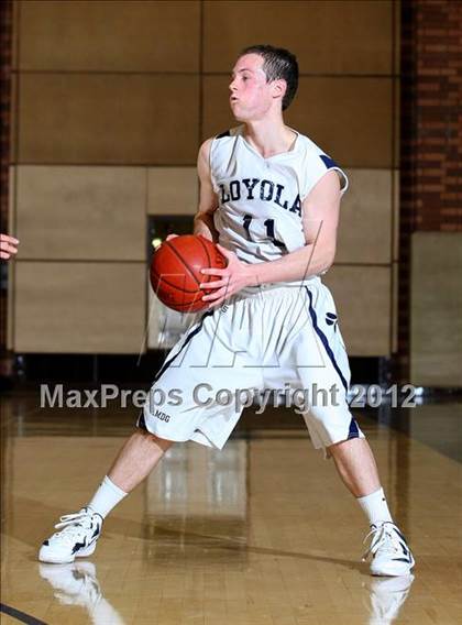 Thumbnail 3 in Notre Dame vs. Loyola photogallery.