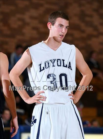 Thumbnail 3 in Notre Dame vs. Loyola photogallery.