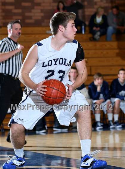 Thumbnail 1 in Notre Dame vs. Loyola photogallery.