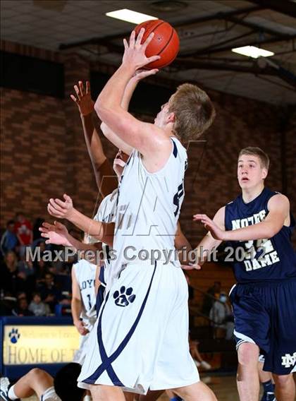 Thumbnail 1 in Notre Dame vs. Loyola photogallery.