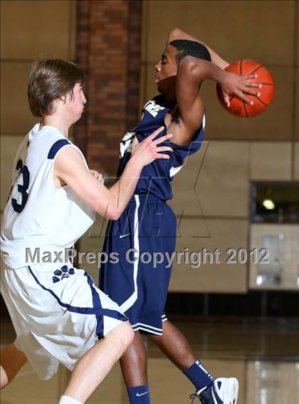 Thumbnail 1 in Notre Dame vs. Loyola photogallery.