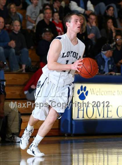 Thumbnail 2 in Notre Dame vs. Loyola photogallery.