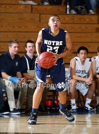 Thumbnail 3 in Notre Dame vs. Loyola photogallery.