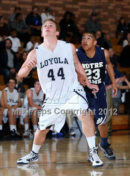 Thumbnail 2 in Notre Dame vs. Loyola photogallery.