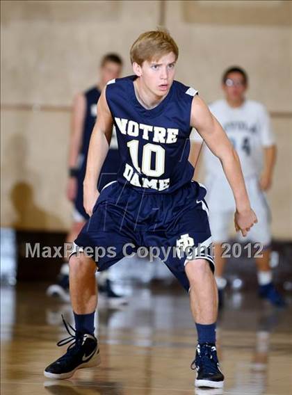 Thumbnail 1 in Notre Dame vs. Loyola photogallery.