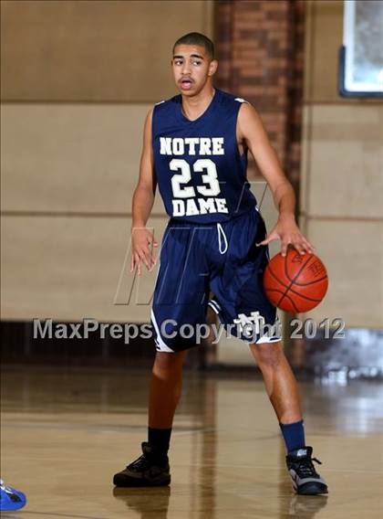 Thumbnail 1 in Notre Dame vs. Loyola photogallery.