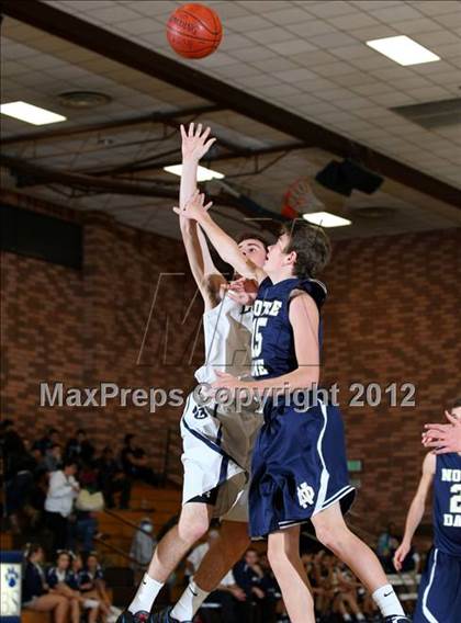 Thumbnail 3 in Notre Dame vs. Loyola photogallery.
