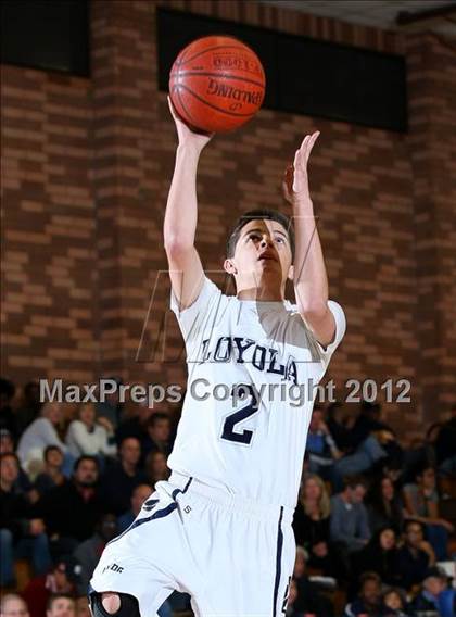 Thumbnail 2 in Notre Dame vs. Loyola photogallery.
