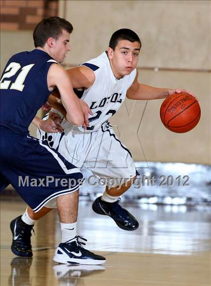 Thumbnail 2 in Notre Dame vs. Loyola photogallery.