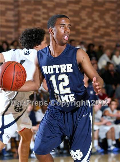Thumbnail 3 in Notre Dame vs. Loyola photogallery.