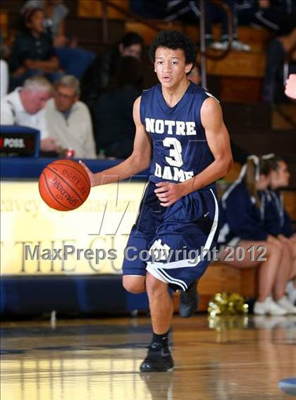 Thumbnail 1 in Notre Dame vs. Loyola photogallery.