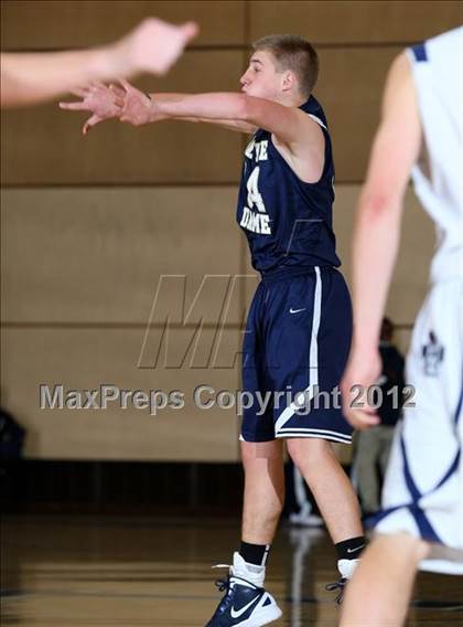 Thumbnail 2 in Notre Dame vs. Loyola photogallery.