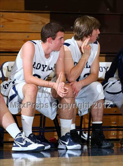 Thumbnail 2 in Notre Dame vs. Loyola photogallery.