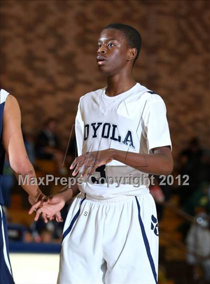 Thumbnail 3 in Notre Dame vs. Loyola photogallery.
