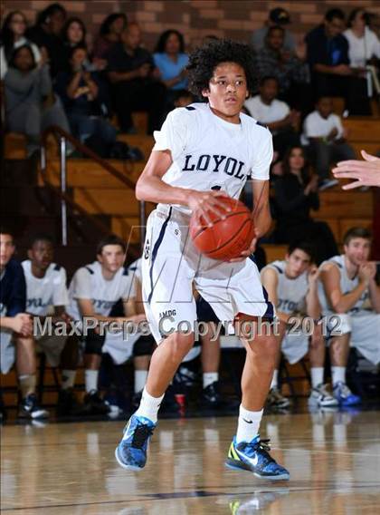 Thumbnail 1 in Notre Dame vs. Loyola photogallery.
