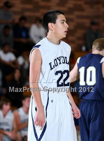 Thumbnail 3 in Notre Dame vs. Loyola photogallery.