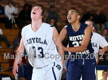 Thumbnail 3 in Notre Dame vs. Loyola photogallery.