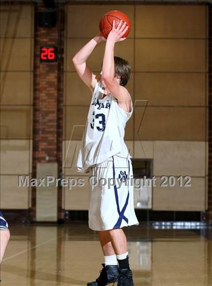 Thumbnail 3 in Notre Dame vs. Loyola photogallery.