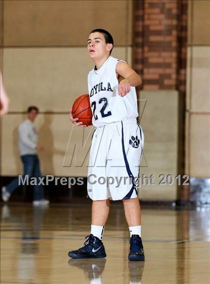 Thumbnail 3 in Notre Dame vs. Loyola photogallery.