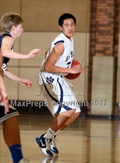 Thumbnail 2 in Notre Dame vs. Loyola photogallery.