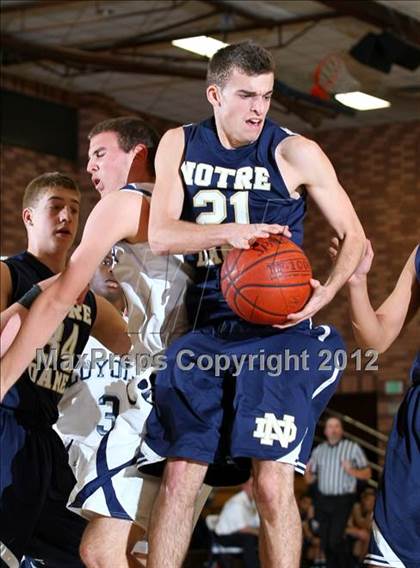 Thumbnail 1 in Notre Dame vs. Loyola photogallery.