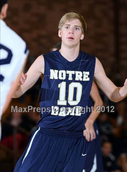 Thumbnail 2 in Notre Dame vs. Loyola photogallery.