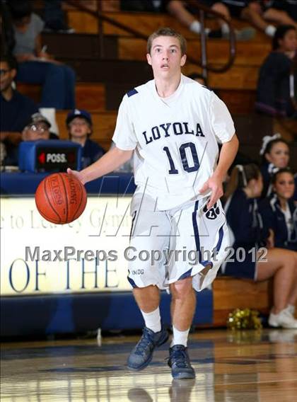 Thumbnail 3 in Notre Dame vs. Loyola photogallery.