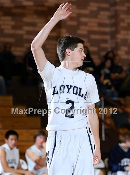 Thumbnail 3 in Notre Dame vs. Loyola photogallery.
