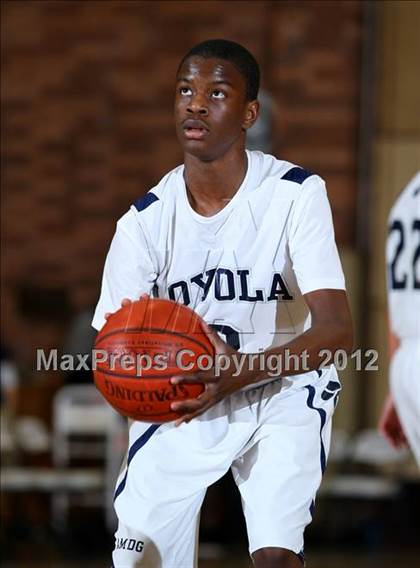 Thumbnail 1 in Notre Dame vs. Loyola photogallery.
