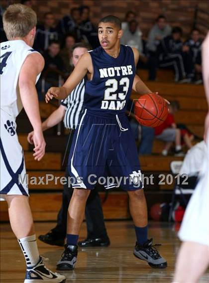 Thumbnail 1 in Notre Dame vs. Loyola photogallery.