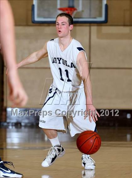Thumbnail 2 in Notre Dame vs. Loyola photogallery.
