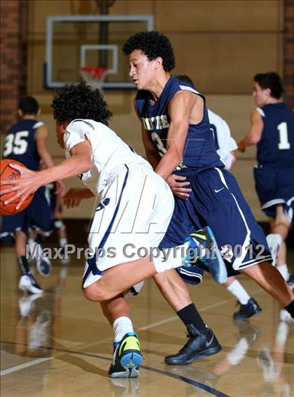 Thumbnail 3 in Notre Dame vs. Loyola photogallery.