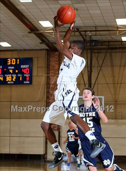 Thumbnail 3 in Notre Dame vs. Loyola photogallery.