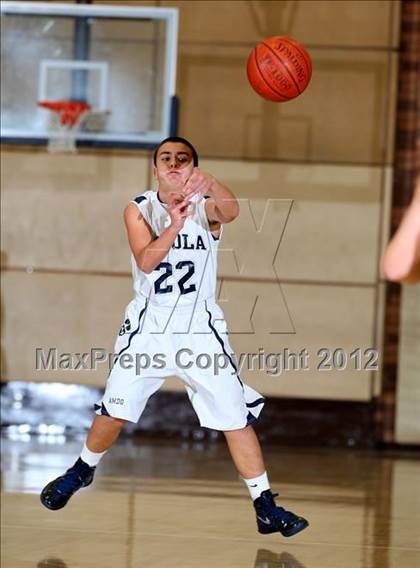 Thumbnail 1 in Notre Dame vs. Loyola photogallery.
