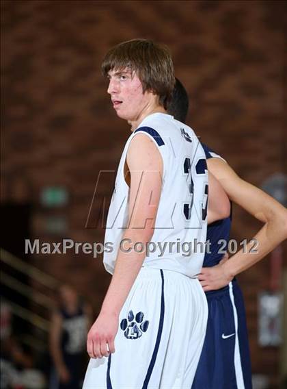 Thumbnail 2 in Notre Dame vs. Loyola photogallery.