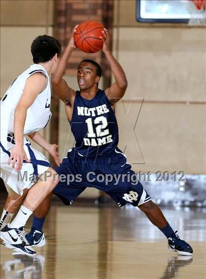 Thumbnail 2 in Notre Dame vs. Loyola photogallery.