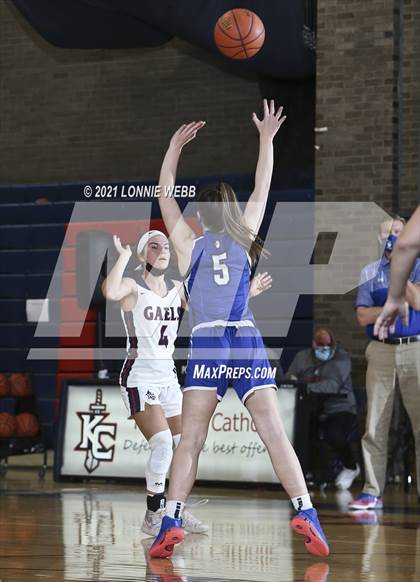 Thumbnail 1 in Maria Regina @ Kennedy Catholic photogallery.