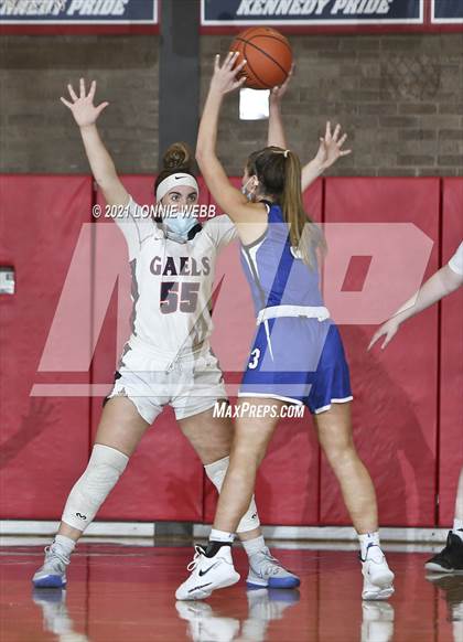 Thumbnail 1 in Maria Regina @ Kennedy Catholic photogallery.