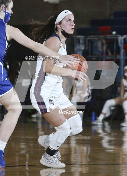 Thumbnail 2 in Maria Regina @ Kennedy Catholic photogallery.