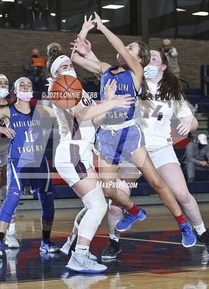 Thumbnail 1 in Maria Regina @ Kennedy Catholic photogallery.