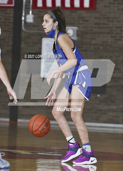 Thumbnail 3 in Maria Regina @ Kennedy Catholic photogallery.