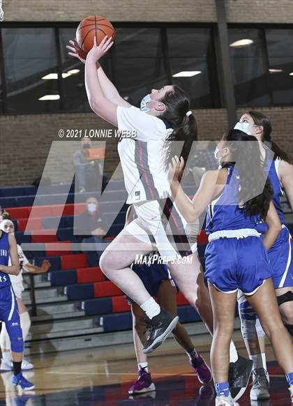 Thumbnail 3 in Maria Regina @ Kennedy Catholic photogallery.