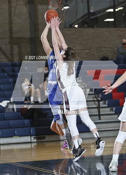 Thumbnail 2 in Maria Regina @ Kennedy Catholic photogallery.