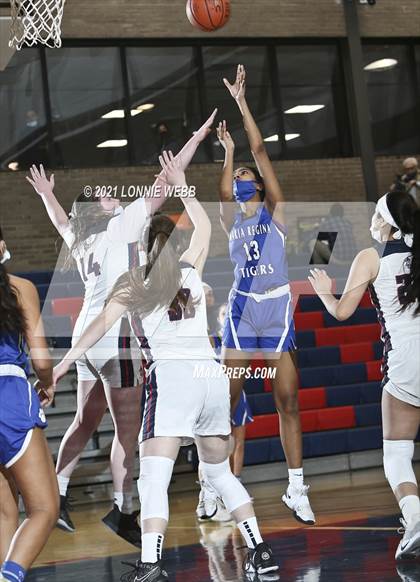 Thumbnail 3 in Maria Regina @ Kennedy Catholic photogallery.