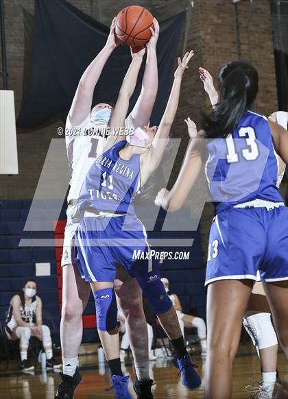 Thumbnail 2 in Maria Regina @ Kennedy Catholic photogallery.
